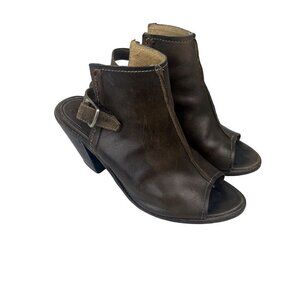 Frye Izzy Artisan Leather Sling Back Peep Toe Heel 8.5 B